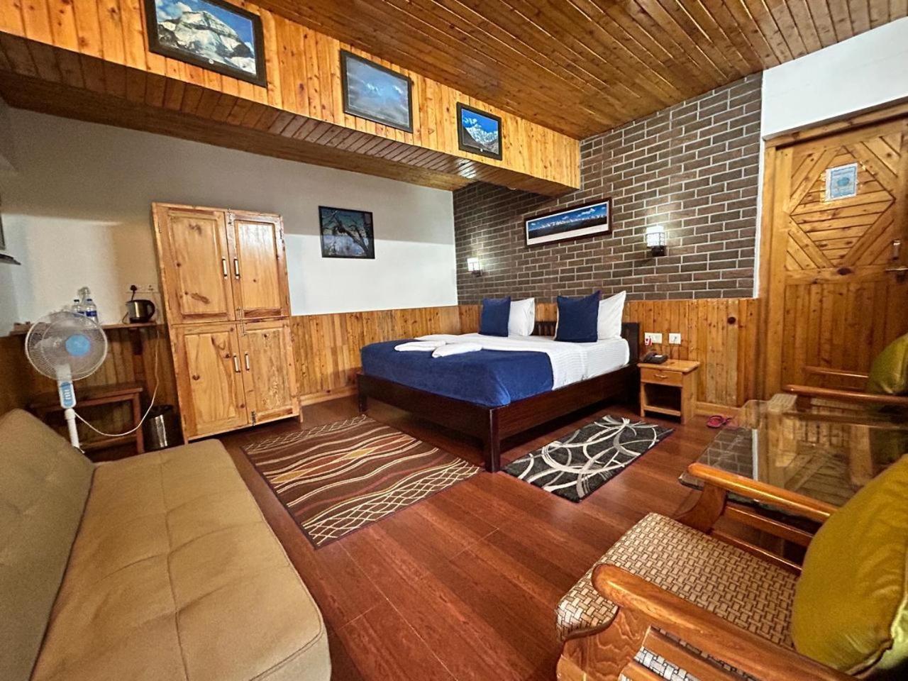 Kasar Himalaya Holiday Resort, Binsar Rd Almora Exterior photo