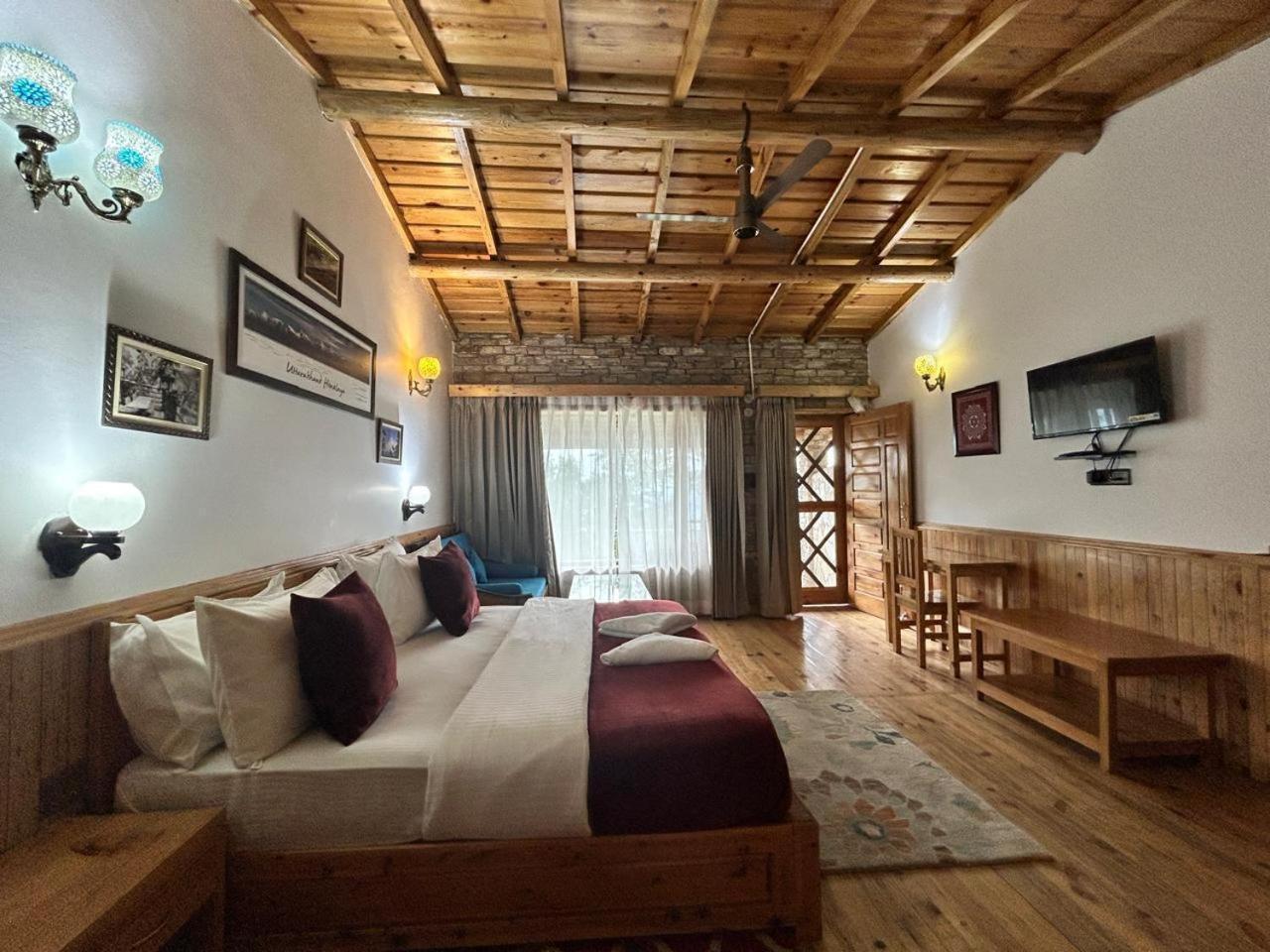 Kasar Himalaya Holiday Resort, Binsar Rd Almora Exterior photo