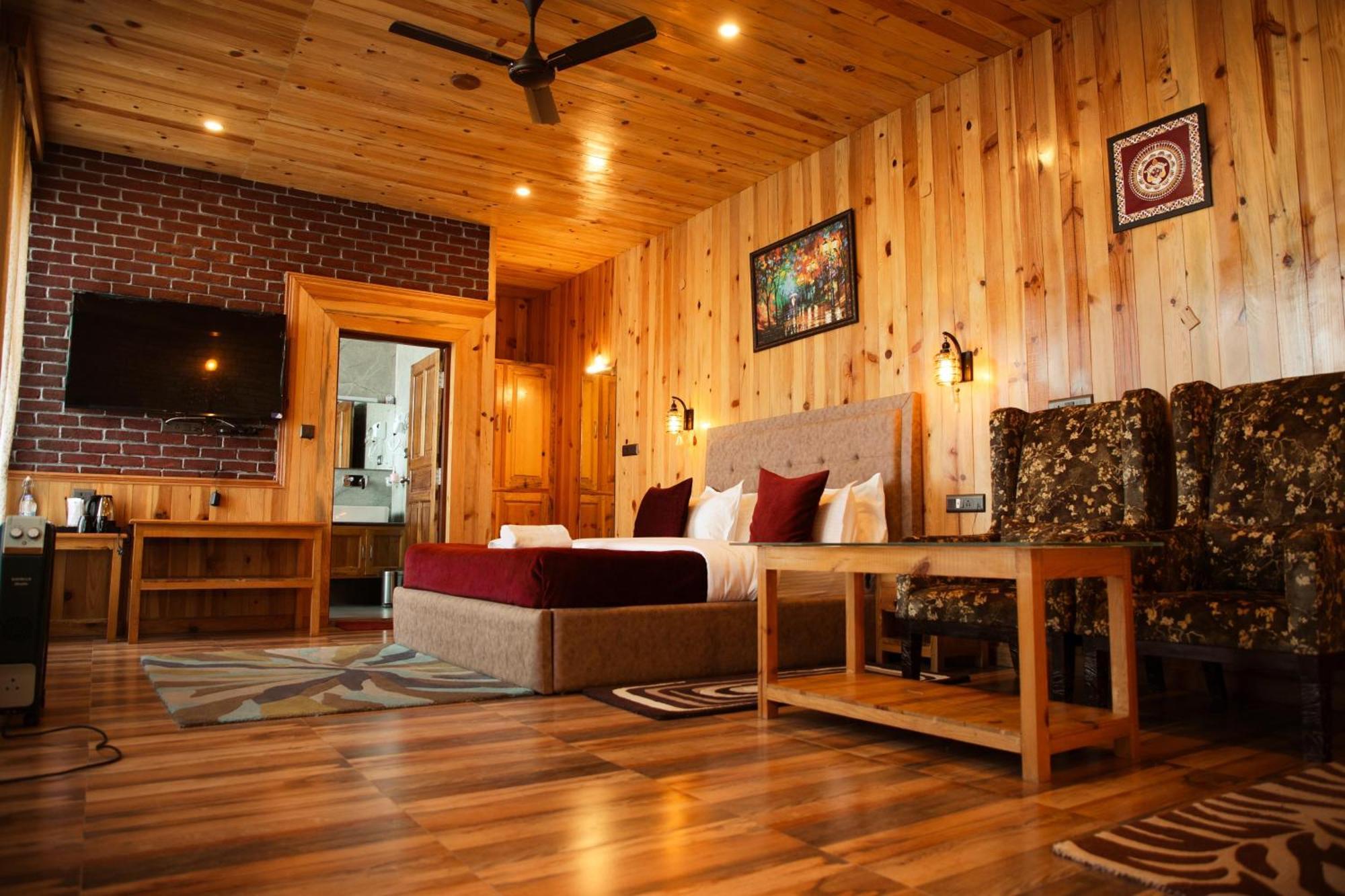 Kasar Himalaya Holiday Resort, Binsar Rd Almora Exterior photo